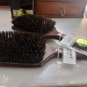 Cepillo de madera con cerdas de jabalí